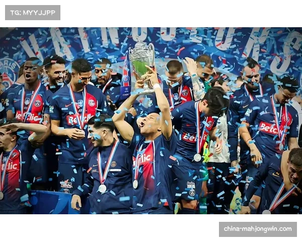 巴黎圣日耳曼3-2客胜里昂，积分榜继续领跑